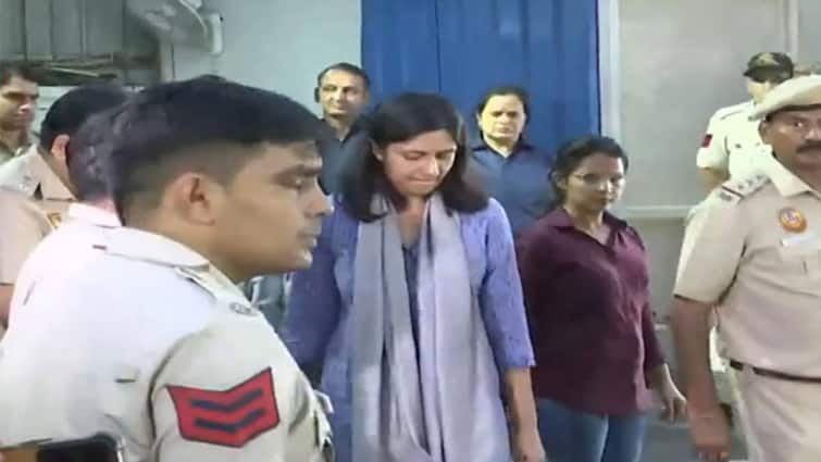 i have receiving death threats after a video upload by dhruv rathee says swati maliwal Swati maliwal: అత్యాచారం చేస్తాం, చంపేస్తామంటూ బెదిరిస్తున్నారు- స్వాతి మలివాల్ ఆరోపణలు