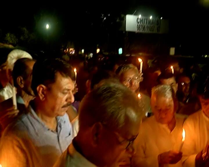 કૉંગ્રેસના નેતા અમિત ચાવડા અને રાજકોટ કૉંગ્રેસના અગ્રણીઓ પણ ઉપસ્થિત રહ્યા હતા.