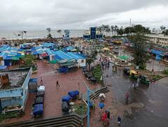 Cyclone Remal: 135km/h की हवाएं, 1.5 मीटर तक तूफानी लहरें... तबाही मचाने को बेताब रेमल, बंगाल में रेड अलर्ट