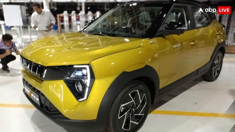 Mahindra XUV 3XO waiting periods rise price features and specs खत्म हुआ इंतजार! Mahindra XUV 3XO की डिलीवरी आज से, 1 घंटे में हुई थी 50 हजार बुकिंग