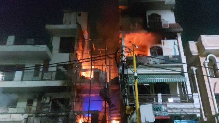 delhi-children-hospital-massive-fire-newborns-death-toll Delhi Hospital Fire: ਬੱਚਿਆਂ ਦੇ ਹਸਪਤਾਲ 'ਚ ਲੱਗੀ ਅੱਗ, 7 ਨਵਜੰਮੇ ਮਾਸੂਮਾਂ ਦੀ ਹੋਈ ਮੌਤ