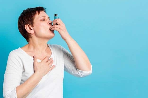 Moderate asthma: At this stage (persistent moderate asthma), asthma symptoms may be experienced continuously.  Due to which one may have to stay awake all night.  Sleep may be disrupted.  The lifestyle is completely affected.  At this stage, lung capacity can reach 60-80%.  This requires an inhaler daily.