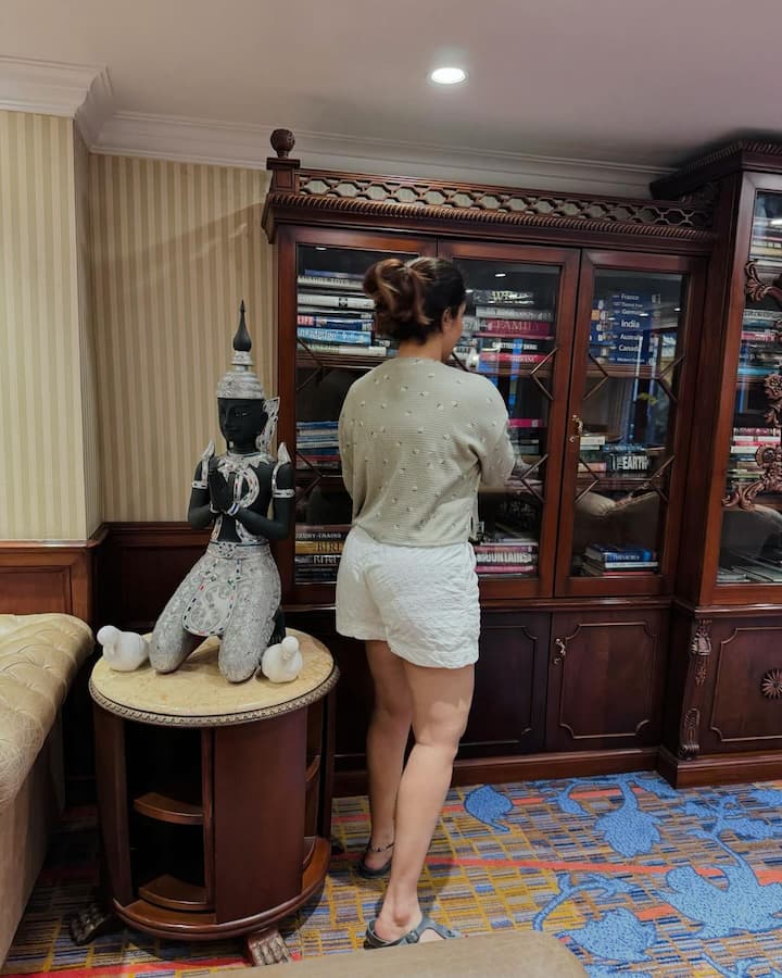 అనసూయ ఇటీవల కామాఖ్యా ఆలయాన్ని కూడా సందర్శించింది. అది కూడా అస్సాంలోనే ఉంది. (Image Credit: Anasuya Bharadwaj/Instagram)