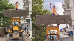 10th Result : बापाची छाती फुगली, दहावीत 50 टक्के मार्क, पठ्ठ्याची थेट जेसीबीतून मिरवणूक काढली