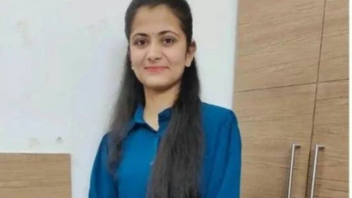 হরিয়ানার দিব্যা তনওয়ার এমনই একজন, যাঁর UPSC-সাফল্যের কাহিনি বহু লোককে অনুপ্রেরণা দেবে। তাঁর লড়াই এবং প্রস্তুতির বিবরণ অনেককেই মনের জোর দেবে।