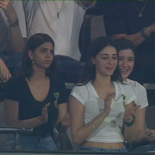 कोलकाता नाइट राइडर्स ने बीते रविवार (26 मई) की रात आईपीएल 2024 का खिताब जीता. जैसे केकेआर ने ट्रॉफी जीती, वैसे की टीम के खेमे में मौजूद एक अपसरा ने अपने खूबसूरती से सभी का दिल जीत लिया.