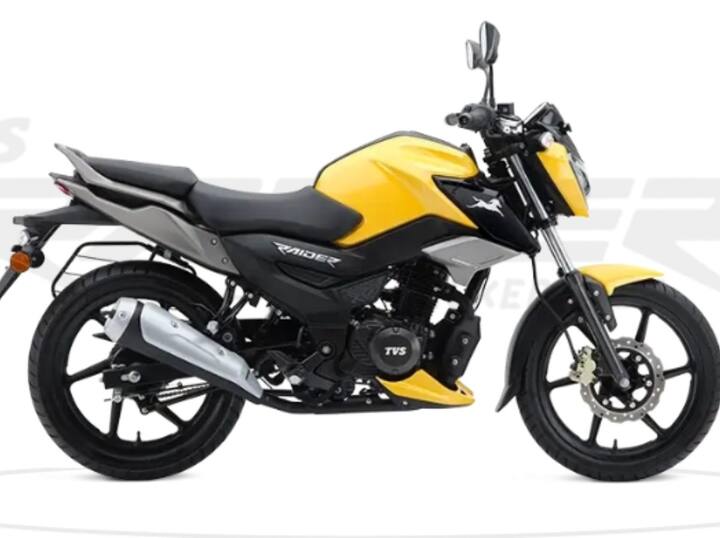 TVS Raider एक स्टाइलिश स्पोर्ट्स बाइक है. इस बाइक में स्पलिट और सिंगल दोनों तरह की सीट के ऑप्शन मिलते हैं. ये बाइक चार कलर वेरिएंट में मार्केट में मौजूद है. इस बाइक की एक्स-शोरूम प्राइस 95,219 रुपये से शुरू है.