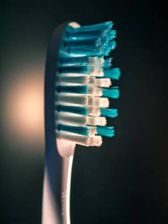 कितने दिन में बदल देनी चाहिए टूथब्रश?