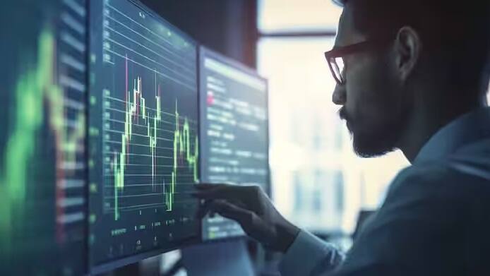 Zerodha Nifty 100 ETF પણ સબસ્ક્રિપ્શન માટે ઓપન થઇ ગયો છે. તે 7 જૂન સુધી ઓપન રહેશે. આમાં માત્ર એક હજાર રૂપિયાથી રોકાણ શરૂ કરી શકાય છે. તે નિફ્ટી 100 TRI સામે બેન્ચમાર્ક કરવામાં આવ્યો છે.