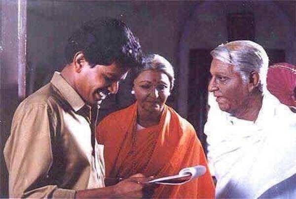 இப்படத்தில் கமல்ஹாசன் ஜோடியாக சுகன்யா மற்றும் மனிஷா கொய்ராலா நடித்திருந்தனர். 