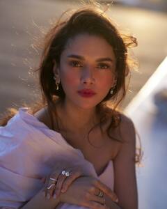 Blush Pink: अदिति राव हैदरी के ब्लश पिंक गाउन ने फैशन वर्ल्ड में मचाया तहलका