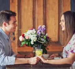 Romantic Tips: ફૂલથી પણ કરી શકાય છે પ્રેમનો એકરાર, જાણો કયું ફૂલ શું કહે છે?