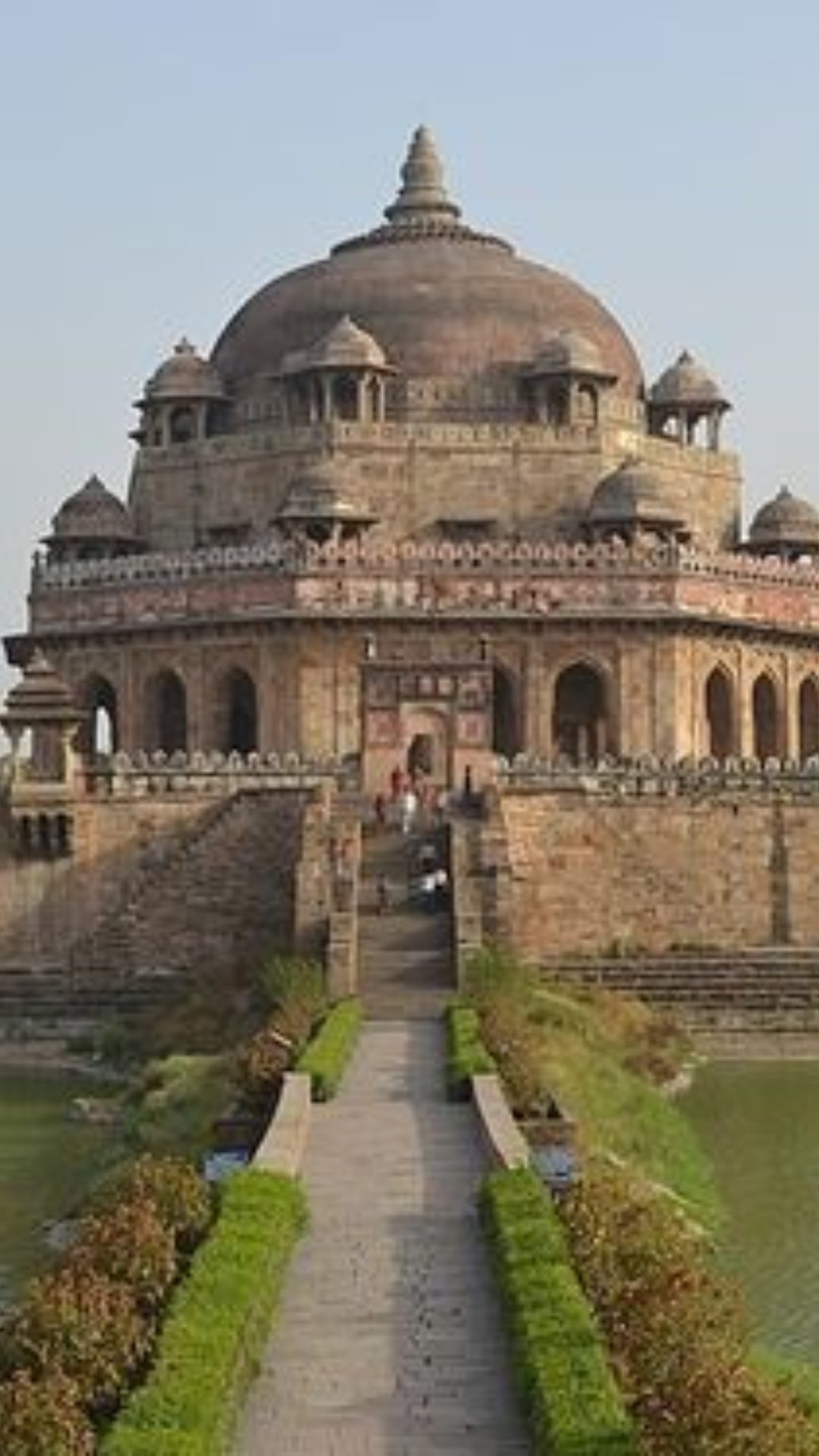 मुगलों की ओर से बनवाए गए