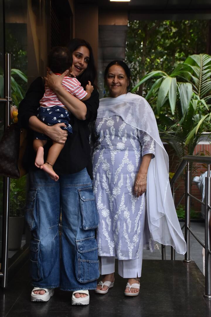 दीपिका कक्कड को बीते दिन अपने बेटे रूहान संग जुहू में एक सैलून के बाहर स्पॉट किया गया.