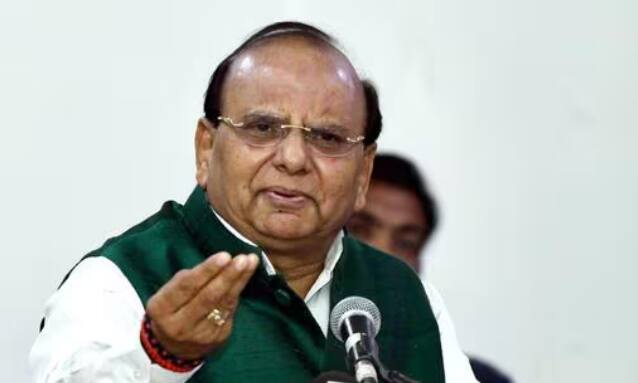 दैनिक जागरण की रिपोर्ट के मुताबिक, उपराज्यपाल वीके सक्सेना ने इसलिए पीठासीन अधिकारी की नियुक्ति करने से इनकार कर दिया क्योंकि उस पर सीएम का सुझाव नहीं था