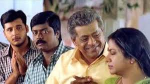 லிங்குசாமி இயக்குநராக இப்படம் மூலம் அறிமுகமானார்.