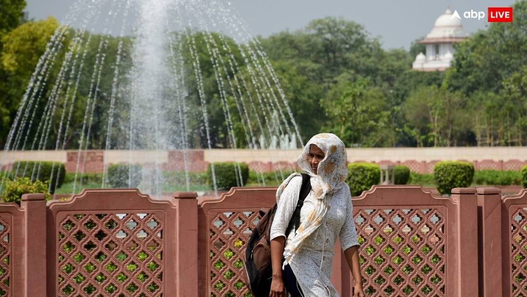 imd issued heatwave red alert in Jammu and Kashmir know 7 days weather update Kashmir rise in temperature ann Heat Wave: जम्मू-कश्मीर में आसमान से बरस रही आग, घूमने जा रहे हैं तो हो जाएं सावधान; IMD ने 7 दिनों के लिए जारी किया अलर्ट