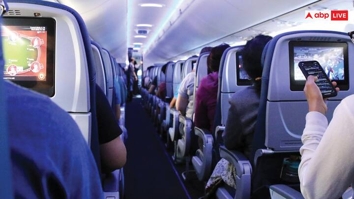 Air Turbulence: जब भी आप फ्लाइट में बैठते हैं तब आपने एक चीज को नोटिस किया होगा कि प्लेन कुछ सेकंड्स के लिए हिलने लगता है या झटका मारता है. ऐसी स्थिति बनती है, तो इसे टर्बूलेंस कहा जाता है.