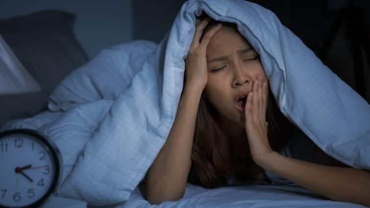 Waking up in the middle of the night Causes Here are the remedies Sleeping Issues : మధ్యరాత్రిలో మెలకువ వస్తే.. వెంటనే నిద్రపోవడానికి ఈ టిప్స్ ఫాలో అవ్వండి