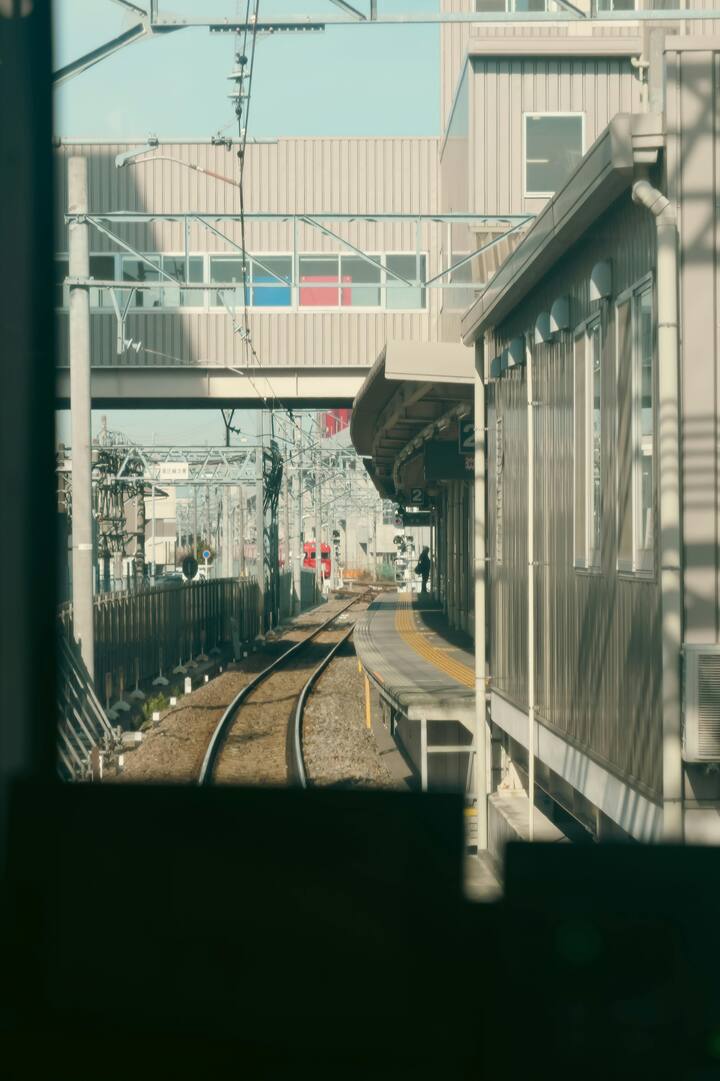 इन सभी आंकड़ों के साथ भारतीय रेलवे दुनिया का चौथा सबसे बड़ा रेल नेटवर्क है. जो देश के हर राज्य में फैला हुआ है.