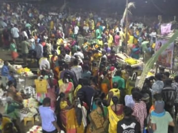 கரூர் மாரியம்மன் ஆலய  வைகாசி திருவிழா; பக்தர்கள் அக்னி சட்டி எடுத்து நேர்த்திக்கடன்