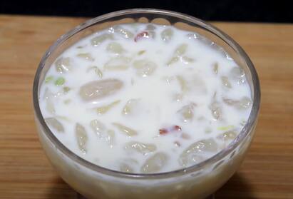 தேவையான பொருட்கள் : நுங்கு துண்டுங்கள் - 15 , பால் - 1 லிட்டர், சர்க்கரை - 300 கிராம், ஏலக்காய் - 5 துண்டுகள், பாதம் பிஸின்- 3 துண்டுகள்