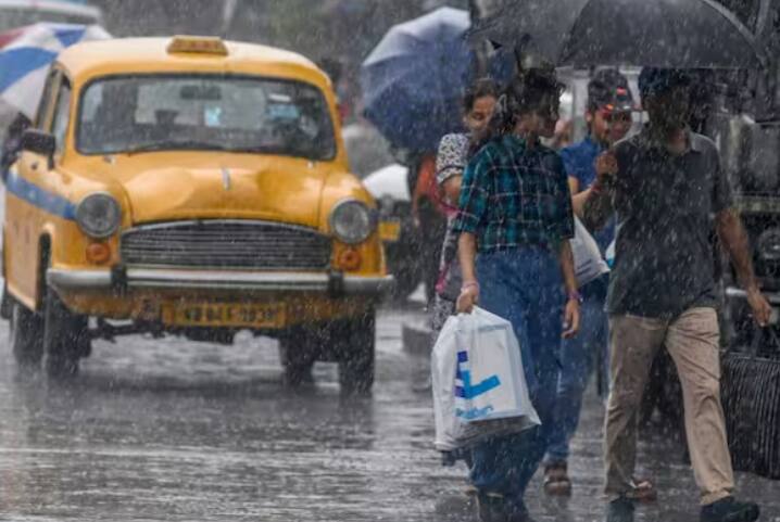 ਰੇਮਲ ਕਾਰਨ ਲੋਕ ਸਭਾ ਚੋਣਾਂ 2024 ਦੇ ਸੱਤਵੇਂ ਅਤੇ ਆਖਰੀ ਪੜਾਅ ਲਈ ਸਿਆਸੀ ਰੈਲੀਆਂ ਅਤੇ ਰੋਡ ਸ਼ੋਅ ਵੀ ਰੱਦ ਕਰ ਦਿੱਤੇ ਗਏ ਹਨ। ਭਾਜਪਾ ਦੇ ਬੁਲਾਰੇ ਸਮਿਕ ਭੱਟਾਚਾਰੀਆ, ਟੀਐਮਸੀ ਨੇਤਾ ਅਭਿਸ਼ੇਕ ਬੈਨਰਜੀ ਨੇ ਵੀ ਆਪਣੇ ਰੋਡ ਸ਼ੋਅ ਅਤੇ ਰੈਲੀਆਂ ਰੱਦ ਕਰ ਦਿੱਤੀਆਂ ਹਨ।