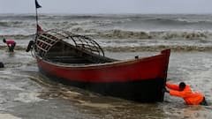 Cyclone Remal:வங்க தேசத்தை புரட்டிபோட்ட புயல்;மீட்புப் பணிகள் தீவிரம் - புகைப்பட தொகுப்பு!
