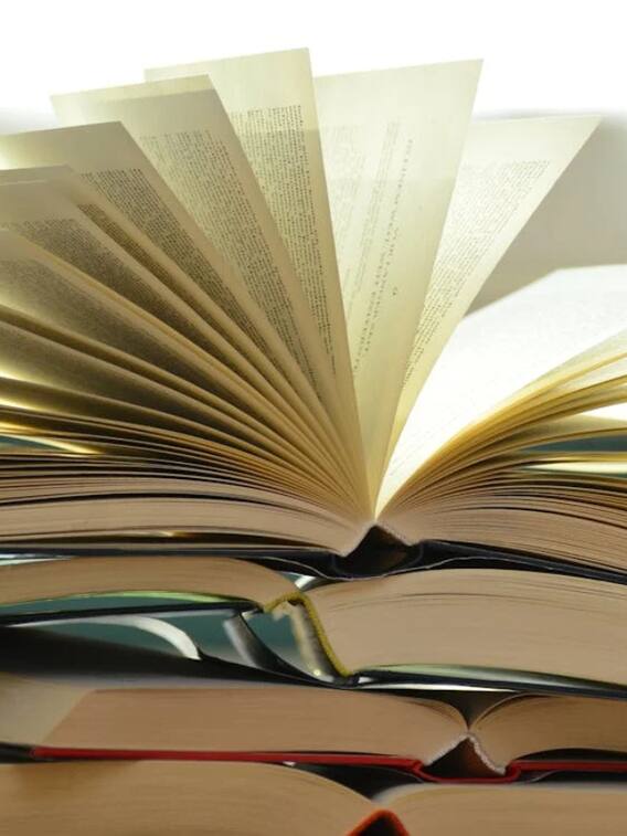 किताबों का आकार चौकोर क्यों होता है?