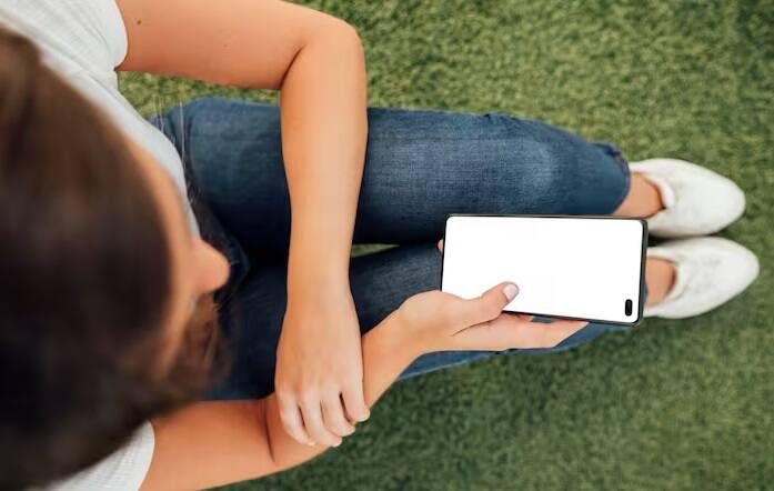 આ સિવાય તમે તમારા ઘરમાં કેટલાક એવા ઝોન બનાવી શકો છો જ્યાં તમે તમારા ફોનનો ઉપયોગ ન કરો. ઉદાહરણ તરીકે, પછી ભલે તે ડાઇનિંગ એરિયા હોય કે બેડરૂમ. તમે તમારી પસંદગી પ્રમાણે નક્કી કરી શકો છો કે તમે ફોન ક્યાં વાપરવા નથી માંગતા.