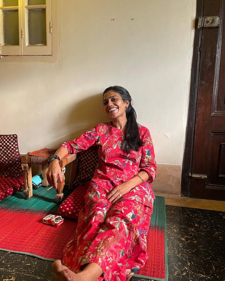 दरम्यान, कोलकाता मध्ये राहणारी अनुसया या प्रतिष्ठित चित्रपट महोत्सवात सर्वोत्कृष्ट अभिनेत्रीचा पुरस्कार जिंकणारी पहिली भारतीय अभिनेत्री ठरली आहे.