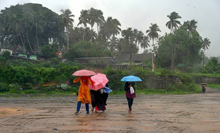 Kerala Rains Kochi Thiruvananthapuram uprooted trees damage M Leelavathi House Flooded IMD Ernakulam Kozhikode Kottayam Kerala: Pre-Monsoon Rains Trigger Waterlogging, Damage. IMD Issues Red Alert For Kottayam, Ernakulam