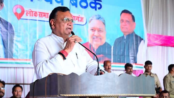 अविनाश पांडे ने यूपी तक से बात करते हुए कहा कि बनारस के लोग पिछले 10 सालों के कुशासन से आहत फील कर रहे हैं. लोगों को लग रहा है कि बाहरी लोगों ने उनकी संस्कृति, बोलचाल और मिजाज को नहीं पहचाना है. लोगों को लग रहा है कि उन्हें विस्थापित करके उनकी जगहों और व्यापार पर कब्जा किया जा रहा है.