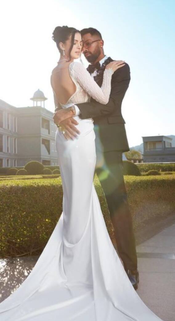 तलाक की खबरों के बीच वायरल हुआ हार्दिक का कमेंट, कहा-'नताशा के साथ रहना..'