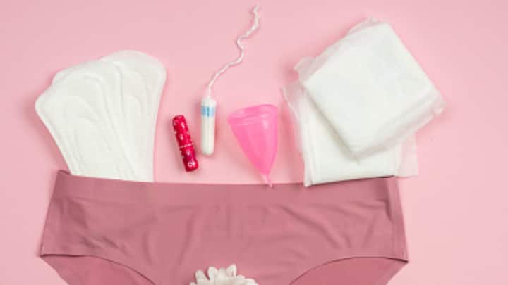 1. Reproductive Tract Infections (RTIs): Poor menstrual hygiene can lead to reproductive tract infections such as bacterial vaginosis, yeast infections, and pelvic inflammatory disease (PID). Bacteria thrive when menstrual blood remains in contact with the body for extended periods. Regularly changing sanitary products and using clean materials can significantly reduce these risks. (Image source: getty images)