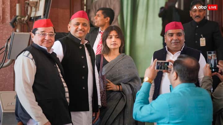 आपमें और अखिलेश यादव में कौन अधिक आक्रामक है? यूपी के पूर्व सीएम की पत्नी ने कहा,