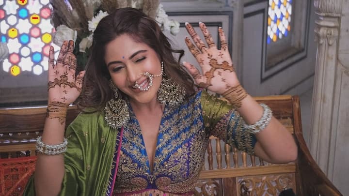 Surbhi Chandna treated fans with pictures from her May photo dump calling it 'Khichdi'.