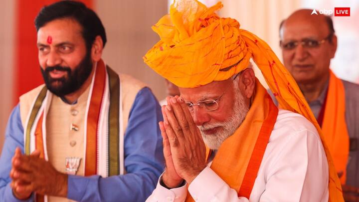 एएनआई के पत्रकार नवीन कपूर से बातचीत के दौरान प्रधानमंत्री ने आगे दावा कि जो चोर पकड़े जा रहे हैं और जिनकी भागीदारी होगी, वे ही चिल्लाएंगे.