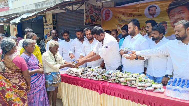 TVK members food to 1000 people on the occasion of World Hunger Day in Tirupathur - TNN விஜய் போட்ட உத்தரவு... திருப்பத்தூரில் 1000 பேருக்கு உணவு வழங்கி அசத்திய தவெகவினர்