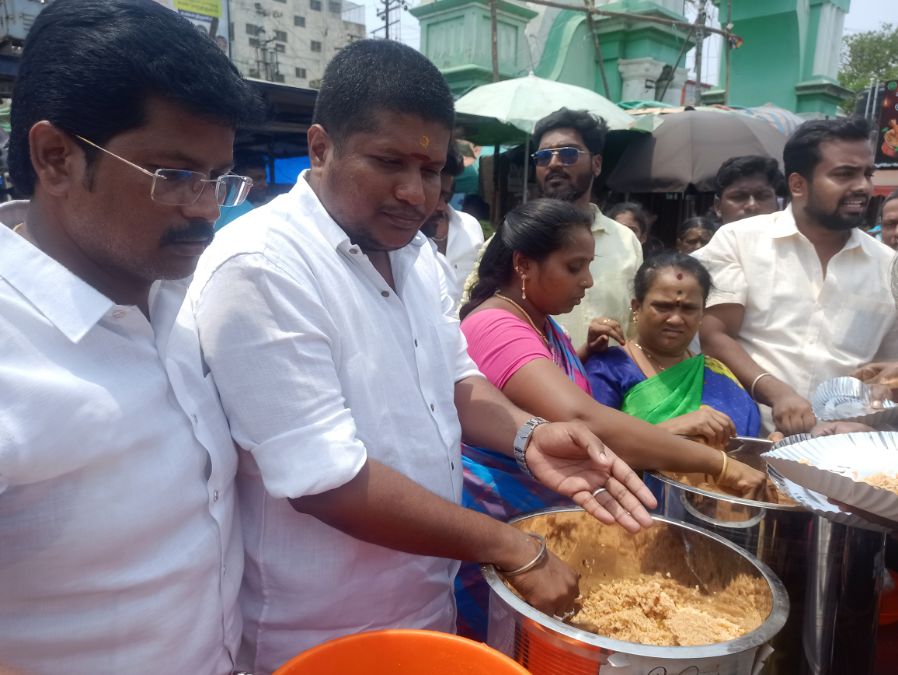 எம்ஜிஆருக்கு பிறகு தமிழகத்தை ஆளக்கூடிய தகுதி விஜய்க்கு மட்டுமே உள்ளது  - தவெக செந்தில்குமார்