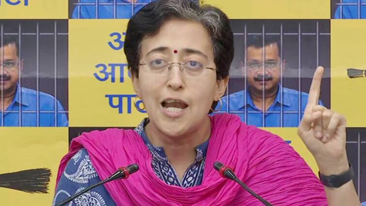 Delhi court summons AAP leader Atishi in defamation case over poaching remark Delhi News: కేజ్రీవాల్ సర్కారుకు షాక్, పరువు నష్టం కేసులో మంత్రి అతిషికి కోర్టు సమన్లు