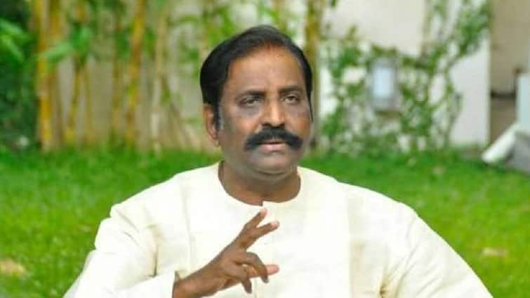 lyricist vairamuthu clarified about his controversial speech Vairamuthu: நான் சர்ச்சைகளுக்கு பிறந்தவன் அல்ல.. செய்தியாளர்கள் சந்திப்பில் கடுப்பான வைரமுத்து!