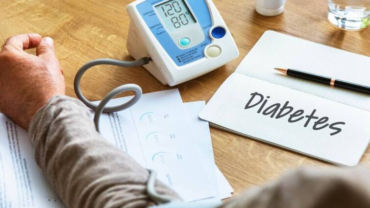 diabetic ketoacidosis is a life threatening problem that affects people with diabetes डायबिटीज मरीज के शरीर में कीटोंस का लेवल हाई होने पर क्यों माना जाता है खतरनाक? जानिए डॉक्टर की राय