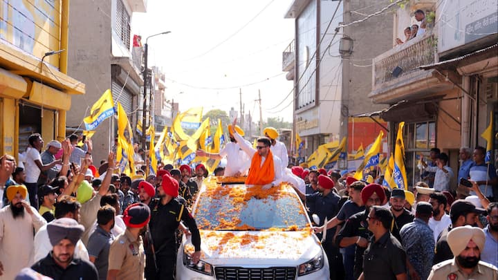 गुरप्रीत सिंह जीपी का मुकाबला अन्य प्रमुख उम्मीदवार कांग्रेस पार्टी के अमन सिंह से होगा। (X/@raghav_chadha)