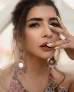 Manchu Lakshmi : కలర్​ఫుల్ శారీలో మంచు లక్ష్మీ.. టాటూతో బాగానే ఎట్రాక్ట్ చేస్తోందిగా