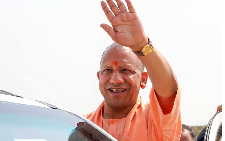 योगी आदित्यनाथ ने कहा कि हम जिन सिद्धांतों के लिए राजनीति में आए हैं उन्हीं के लिए काम करना हमारी प्राथमिकता है.