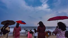 Weather Update: আর্দ্রতা চড়ে অস্বস্তি চরমে, আগামীকাল কেমন আবহাওয়া দক্ষিণবঙ্গে ?