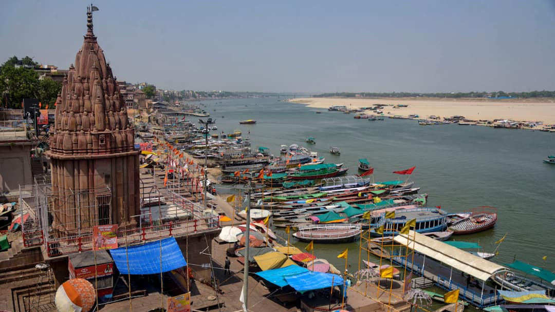 Varanasi weather news Heat wave in Varanasi temperature crosses 47 degrees Celsius on 28 may ann UP Weather: वाराणसी में टूटा गर्मी का रिकॉर्ड, तापमान 47 डिग्री के पार, धूप से लोग बेहाल