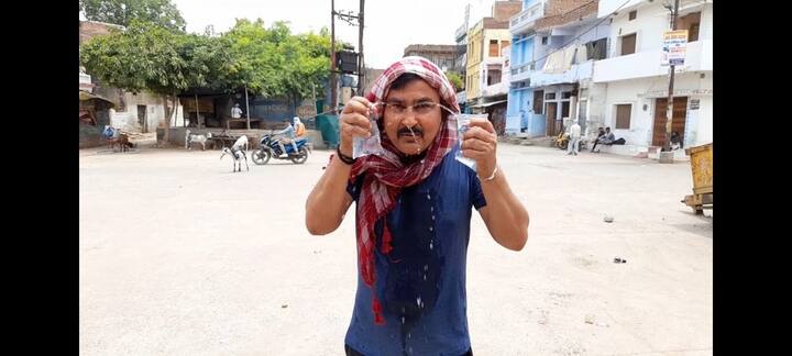 शरीर को झुलसा देने वाली लू और गर्म हवाओं के कारण ज्यादातर लोग घरों में दुबके रहते है. बाहर निकलने वाले लोग गर्मी से बचाव करते नजर आ रहे हैं. झुलसा देने वाली गर्मी से लोग बिलबिला उठे हैं. नौतपा में गर्मी बढ़ने से लोग घरों में दुबके रहे हैं, ऐसे में बिजली भी दगा दे रही है. मजबूरी में बाहर निकले लोग पूरी तरह शरीर को ढके हुए नजर आ रहे हैं. गांव, कस्बे और शहर आए बाइक सवारों को कई बार दुकानों और पेड़ की छांव में रुक कर पानी पीना पड़ रहा है. वहीं शीतल पेय पदार्थों के स्टालों में भीड़ देखने को मिल रही है.