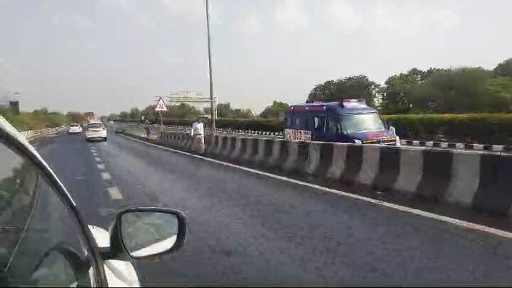 અનેક વાહનો રોંગ સાઈડ પરત આવી નેશનલ હાઇવેથી અમદાવાદ તરફ જઈ રહ્યા છે.